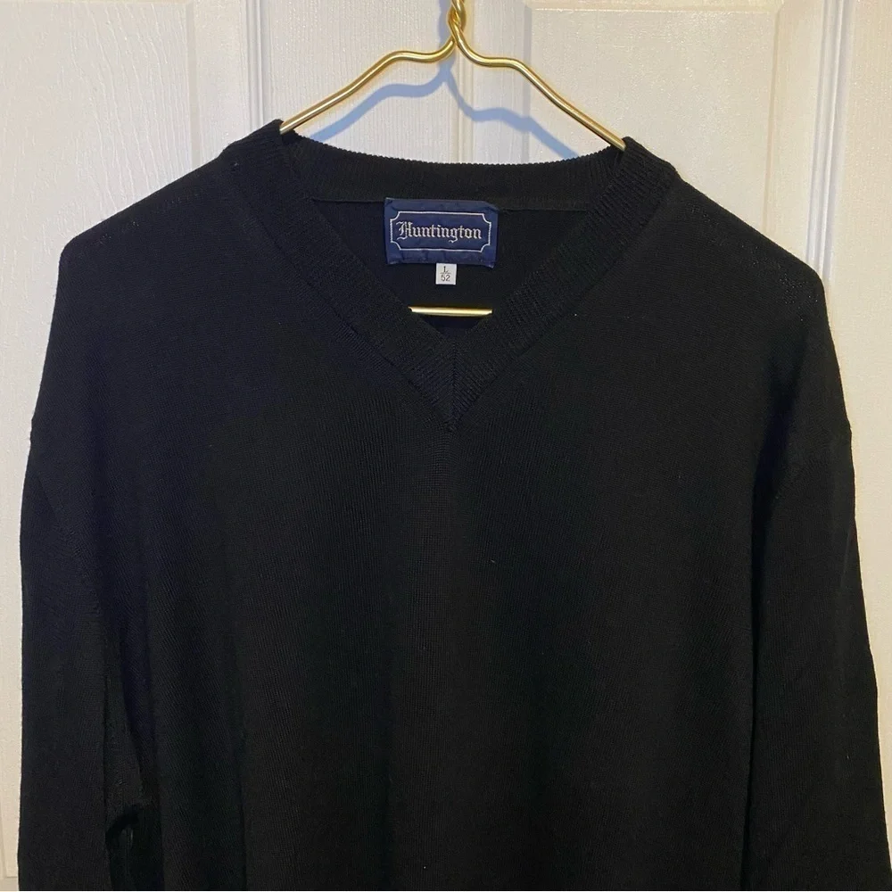 Huntington v neck black sweater made in Italy 100% Merino Wool Large size: 52